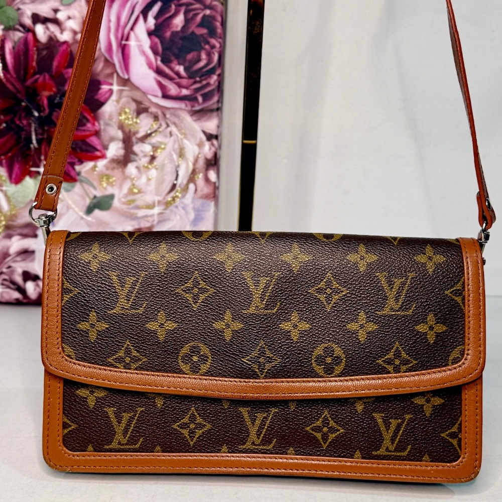 LOUIS VUITTON Monogram Dame Crossbody
